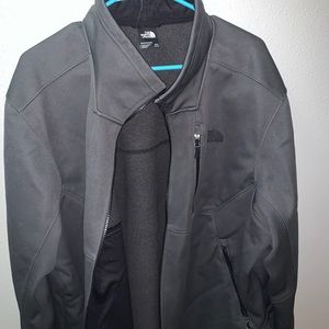 Men’s north face jacket- medium weight